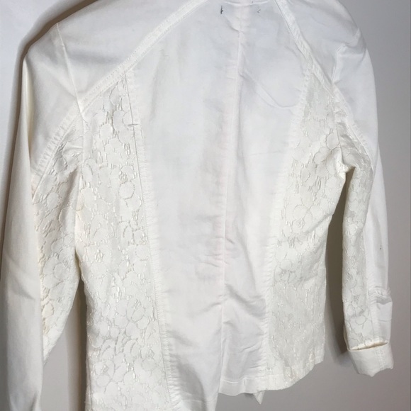 Maurice’s Ivory Lace & Ruffle Jean Jacket Small - Picture 4 of 8